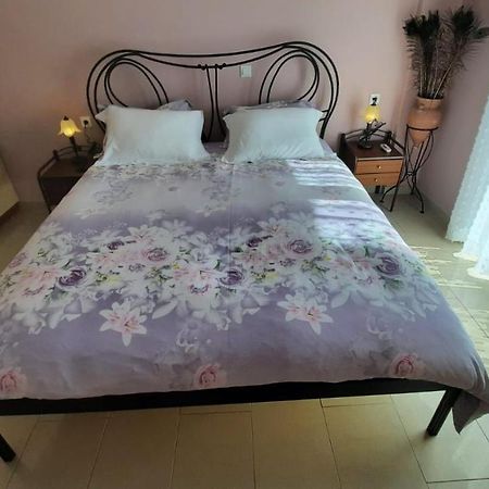 Ioannis - Room With Balcony Near Limnopula Gavrolimni Ngoại thất bức ảnh